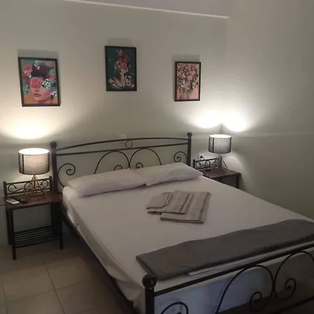 Vasilis Travlos Apartment