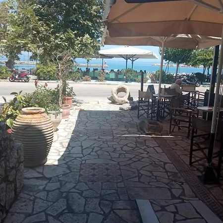 Vasilis Travlos 아파트 *
